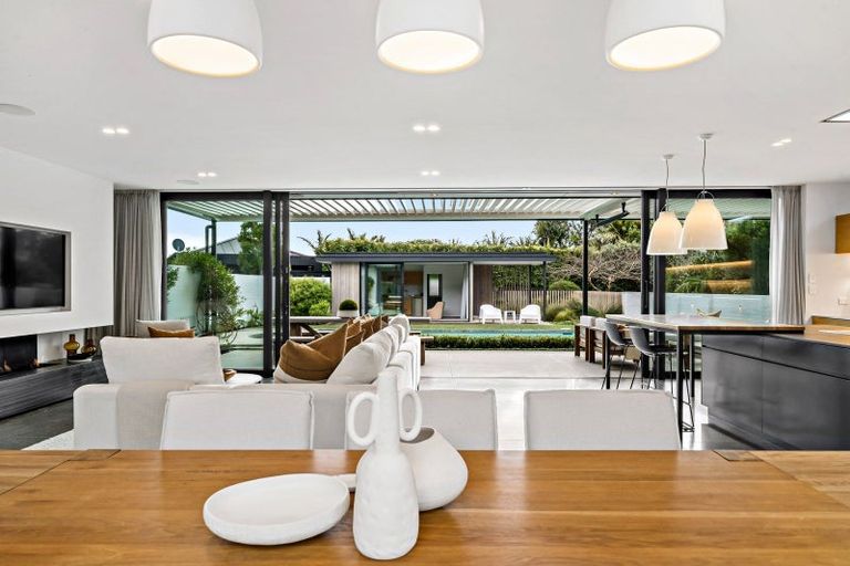 Photo of property in 106a Godden Crescent, Mission Bay, Auckland, 1071