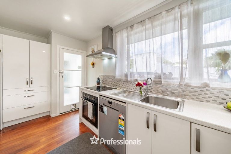 Photo of property in 10 Gray Avenue, Paraparaumu Beach, Paraparaumu, 5032