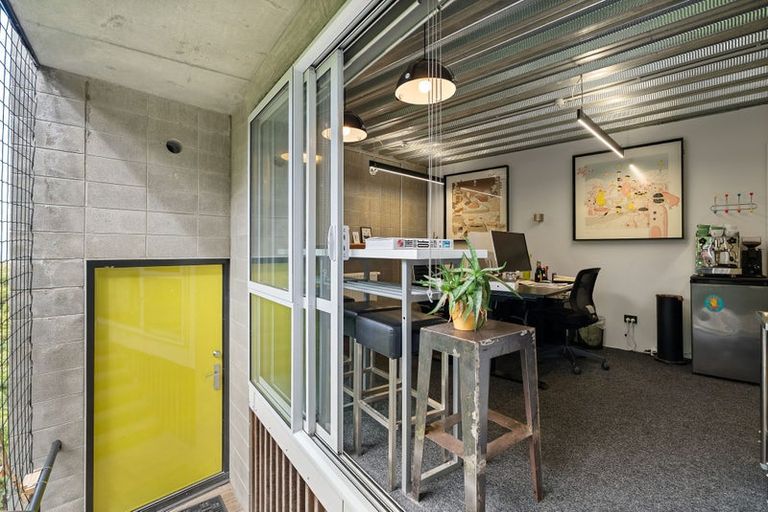 Photo of property in 64a Orangi Kaupapa Road, Northland, Wellington, 6012