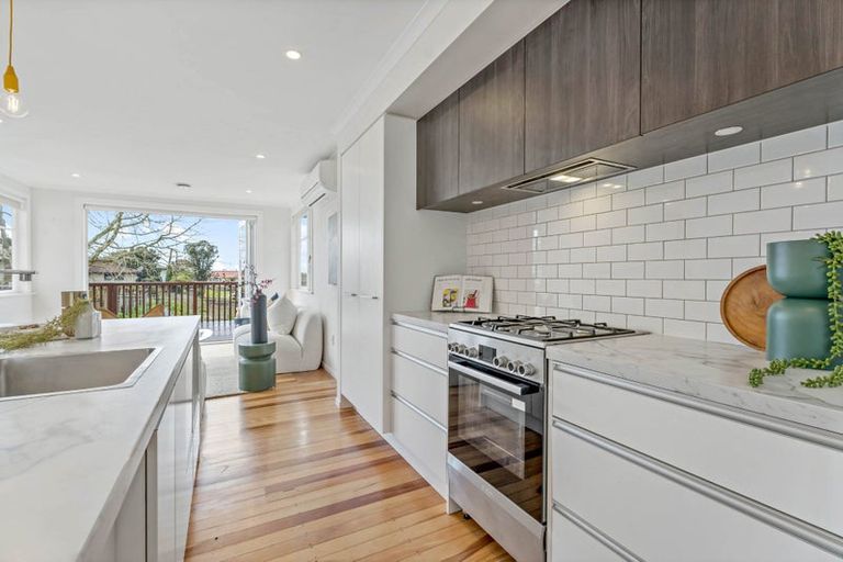 Photo of property in 45 Lynwood Road, New Lynn, Auckland, 0600