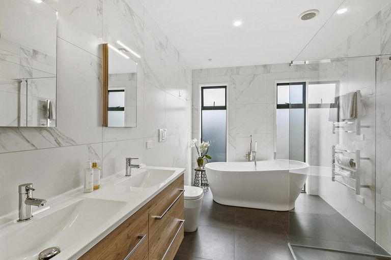 Photo of property in 49b Links Drive, Waiwhakaiho, New Plymouth, 4312