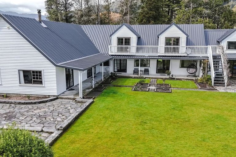 Photo of property in 6 Whataroa Highway, Harihari, 7884