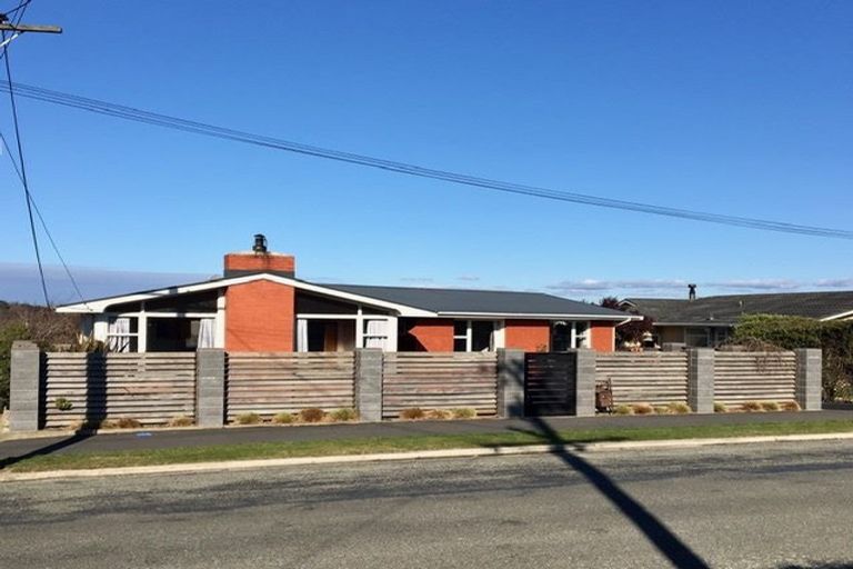 Photo of property in 43 Tamar Street, South Hill, Oamaru, 9400