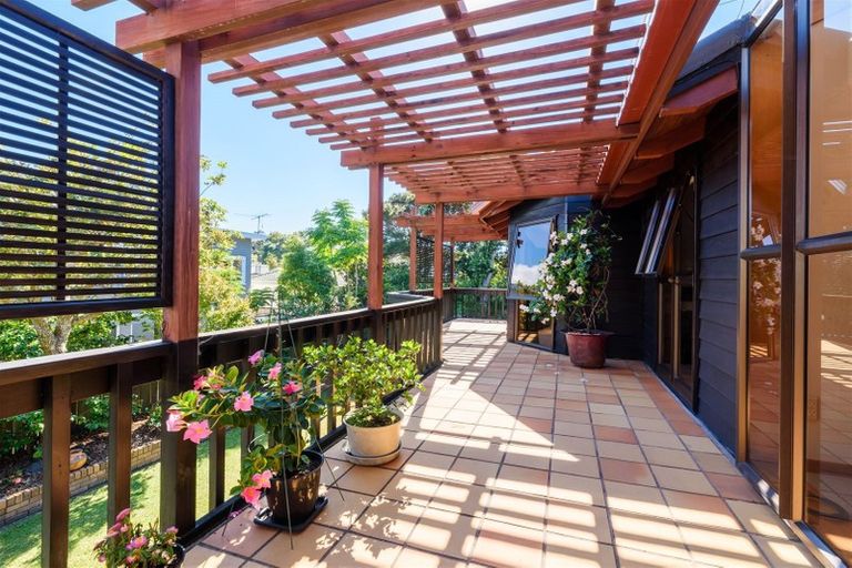 Photo of property in 8 Tui Street, Torbay, Auckland, 0630