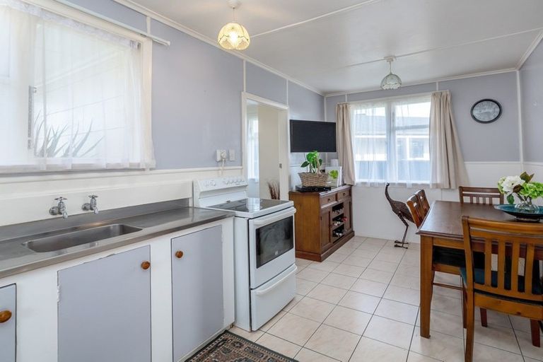 Photo of property in 13 Roberts Street, Martinborough, 5711