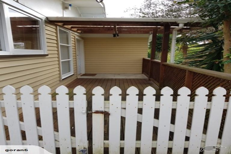 Photo of property in 2/198 Verbena Road, Birkdale, Auckland, 0626