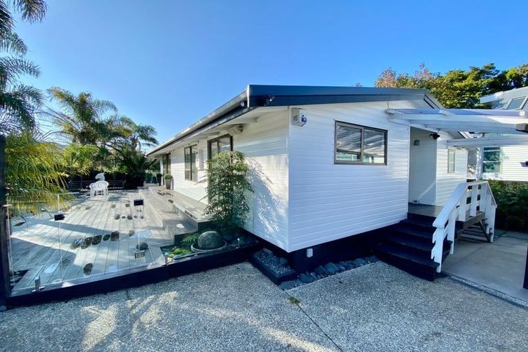 Photo of property in 1/12 Westbourne Road, Murrays Bay, Auckland, 0630