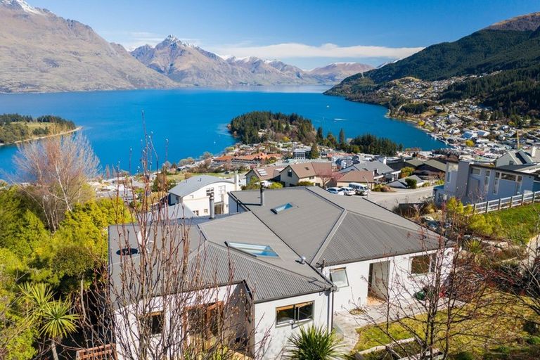 Photo of property in 20 Manchester Place, Queenstown, 9300