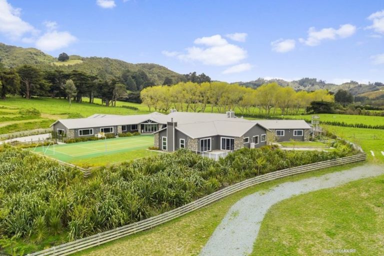 Photo of property in 30 Kakariki Way, Whitemans Valley, Upper Hutt, 5371