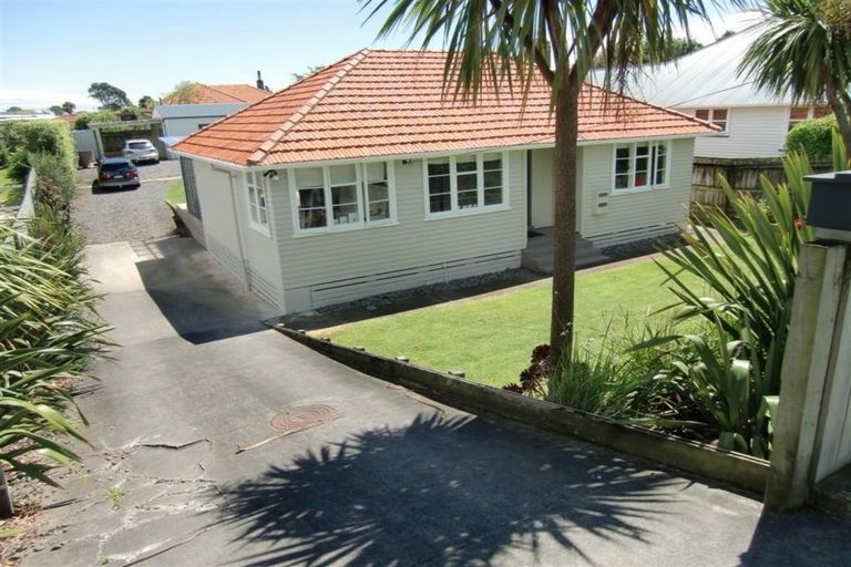 Photo of property in 20 Fitzroy Road, Fitzroy, New Plymouth, 4312