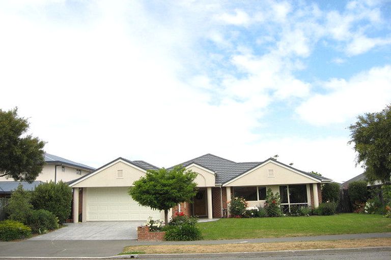 Photo of property in 18 Forest Drive, Parklands, Christchurch, 8083