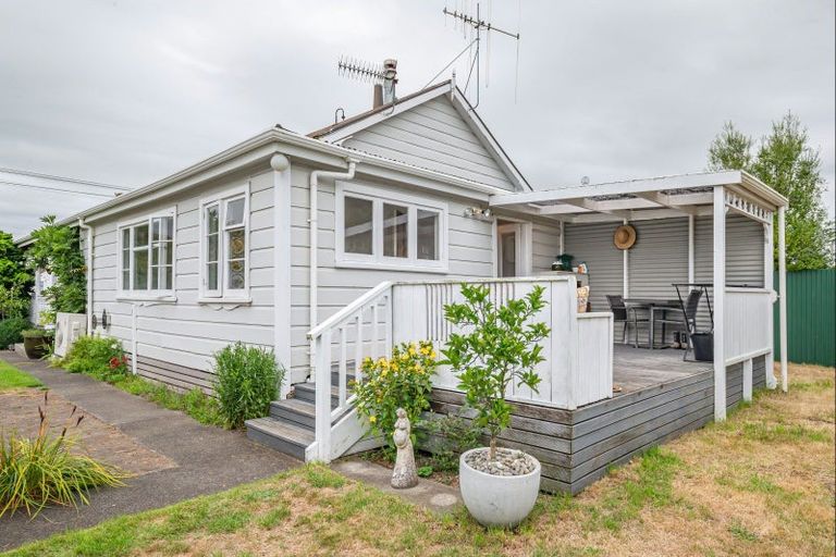 Photo of property in 165 Cambridge Street, Levin, 5510