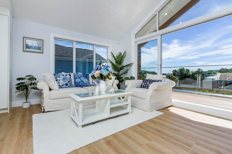 Photo of property in 7b Garadice Road, Rothesay Bay, Auckland, 0630