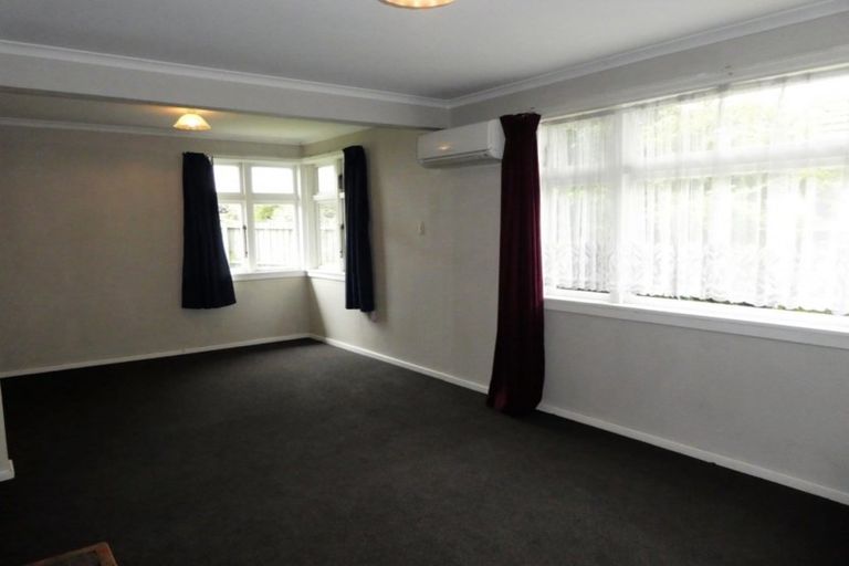 Photo of property in 52 Northcote Road, Northcote, Christchurch, 8052