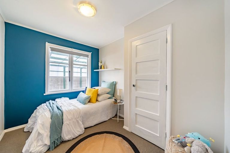 Photo of property in 18 Atiawa Crescent, Waiwhetu, Lower Hutt, 5010