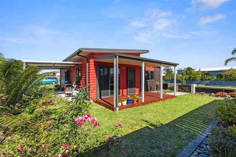 Photo of property in 27 Spinifex Street, Papamoa Beach, Papamoa, 3118