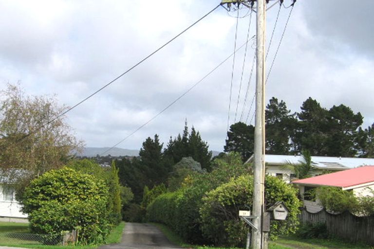 Photo of property in 21 Colwill Road, Massey, Auckland, 0614