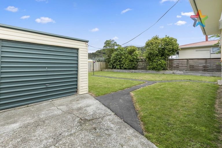 Photo of property in 15 Momona Street, Wainuiomata, Lower Hutt, 5014