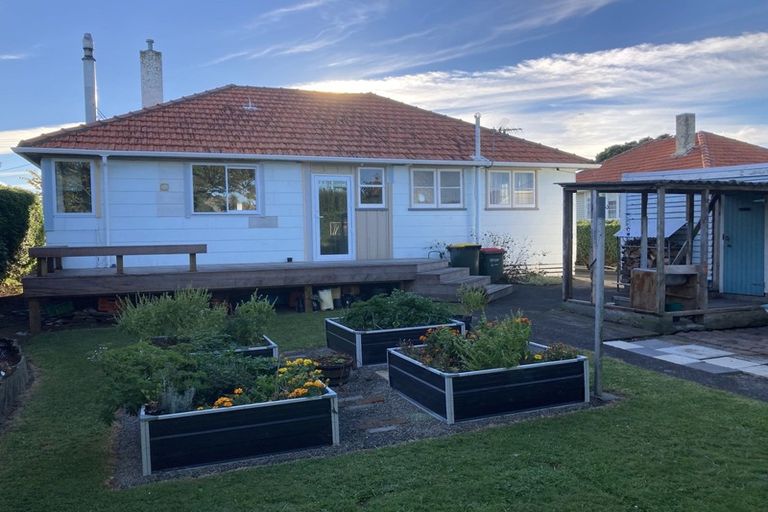 Photo of property in 41 Seymour Street, Waitara, 4320