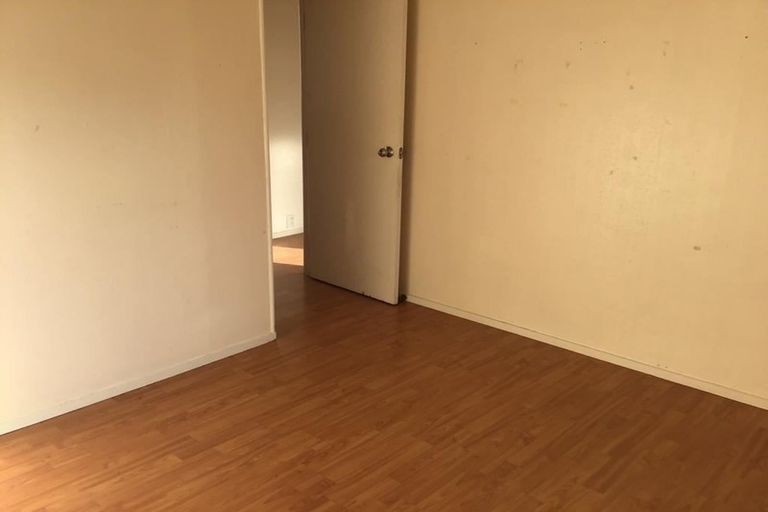 Photo of property in 53 Larissa Avenue, Henderson, Auckland, 0610