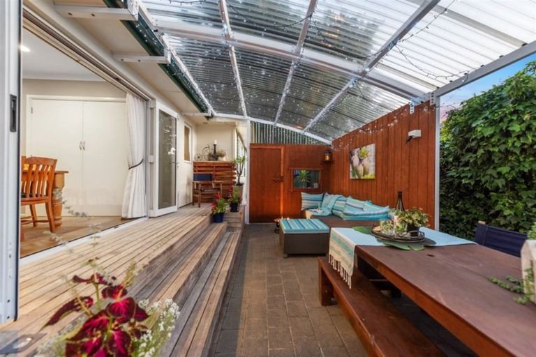 Photo of property in 18 Cranwell Place, Hillcrest, Hamilton, 3216