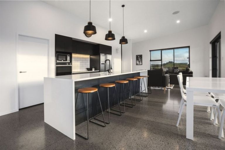 Photo of property in 9 Kristin Place, Manakau, Levin, 5573