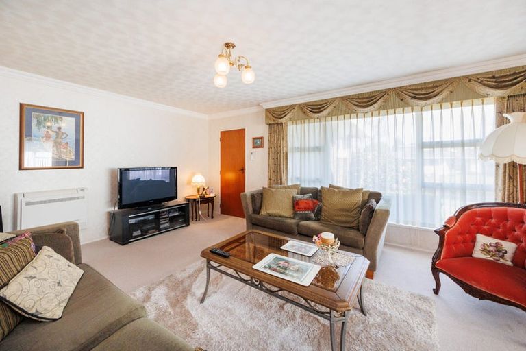 Photo of property in 18 Caulfield Place, Awapuni, Palmerston North, 4412