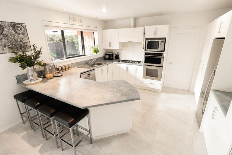 Photo of property in 26a Crofton Road, Harewood, Christchurch, 8051