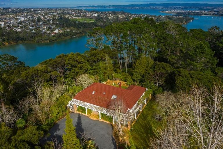 Photo of property in 135a Upper Harbour Drive, Greenhithe, Auckland, 0632