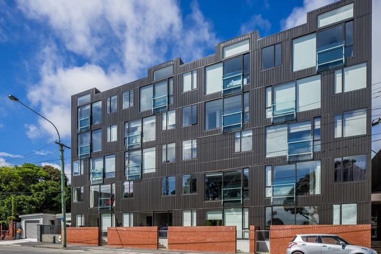Photo of property in Nouvo Apartments, 1/21c Rugby Street, Mount Cook, Wellington, 6021