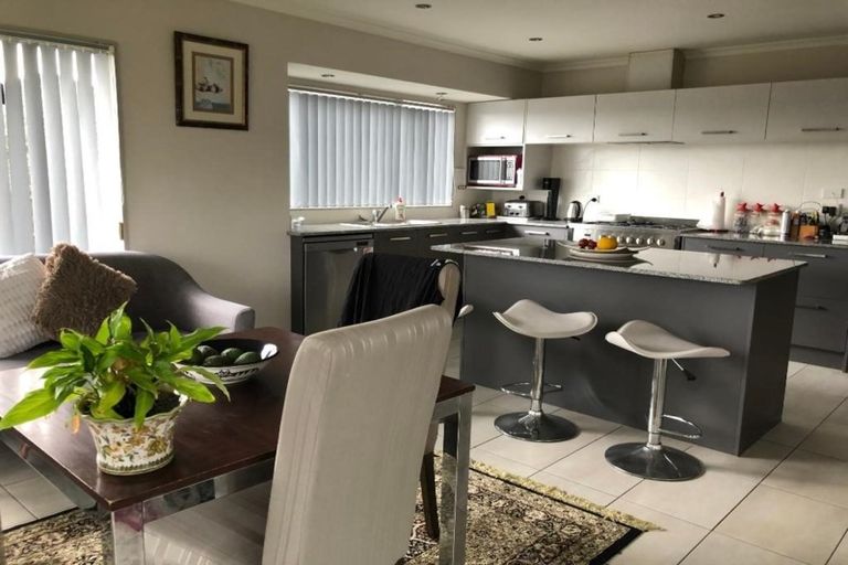 Photo of property in 4 Rivoli Place, Karaka, Papakura, 2113