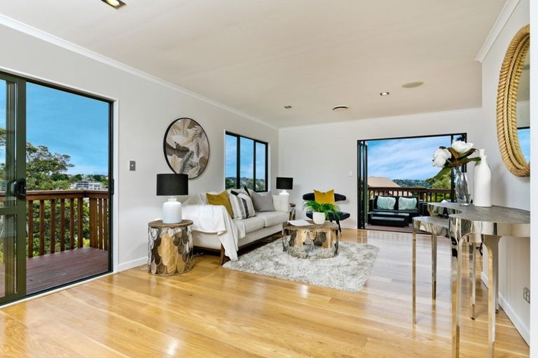 Photo of property in 2/131 Browns Bay Road, Browns Bay, Auckland, 0630