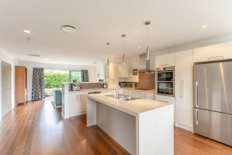 Photo of property in 5 Moss Lane, Raumati Beach, Paraparaumu, 5032