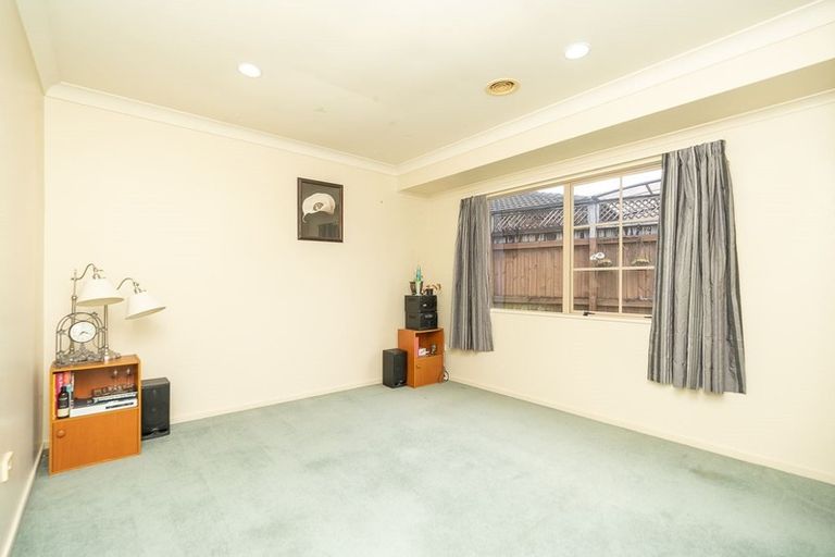 Photo of property in 17 Highgrove Drive, Grandview Heights, Hamilton, 3200