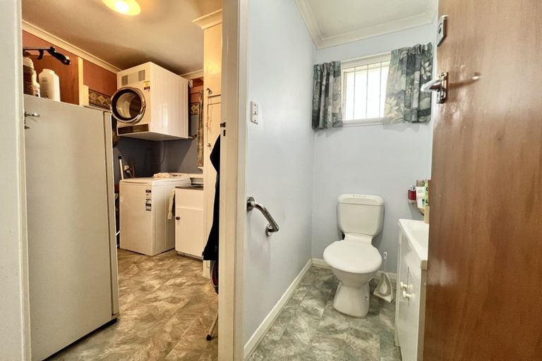 Photo of property in 24 Anglesey Place, Awapuni, Palmerston North, 4412