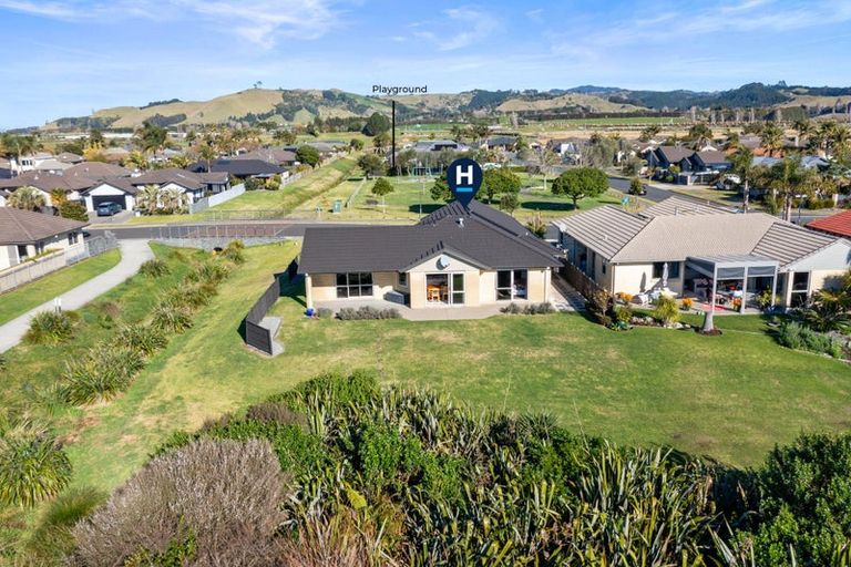 Photo of property in 95 Oriental Parade, Papamoa Beach, Papamoa, 3118