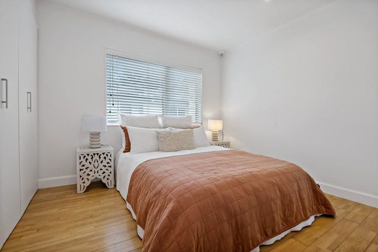 Photo of property in 82e Verbena Road, Birkdale, Auckland, 0626