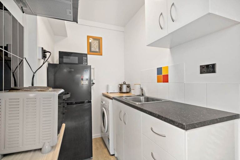 Photo of property in 24 Tawa Road, Onehunga, Auckland, 1061