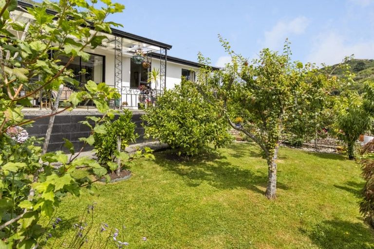 Photo of property in 52 Dorset Street, Picton, 7220