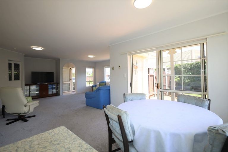 Photo of property in 17 Balmacewen Place, Mount Maunganui, 3116