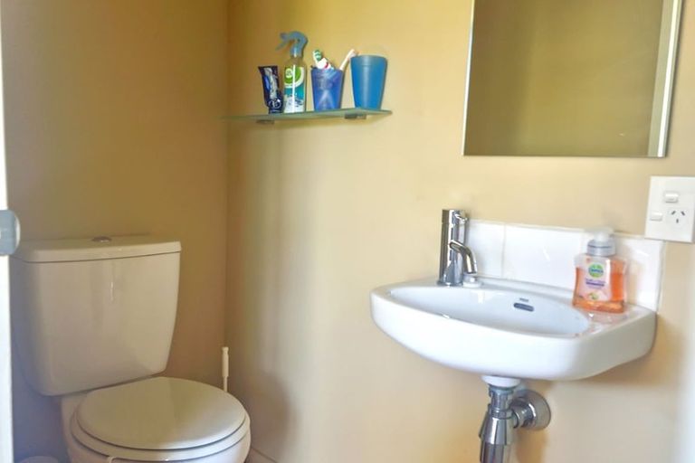 Photo of property in 44 Koe Street, Moana, 7872