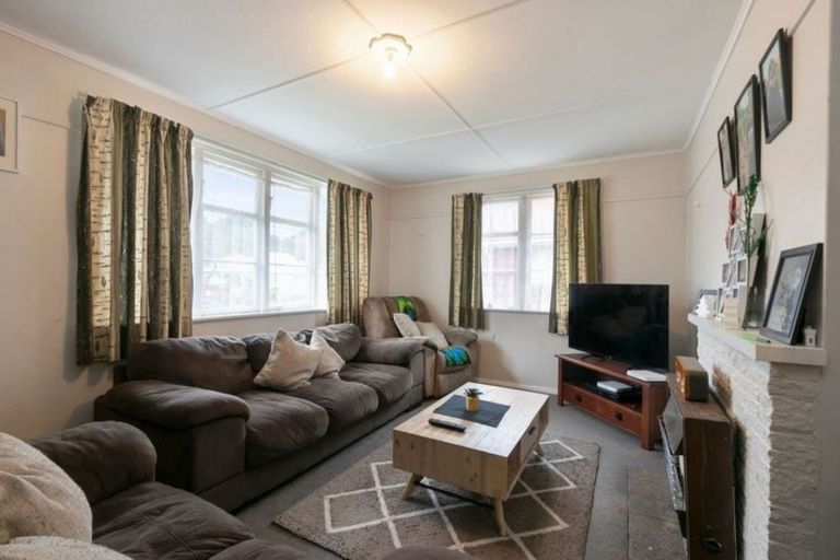 Photo of property in 88 Reynolds Street, Taita, Lower Hutt, 5011