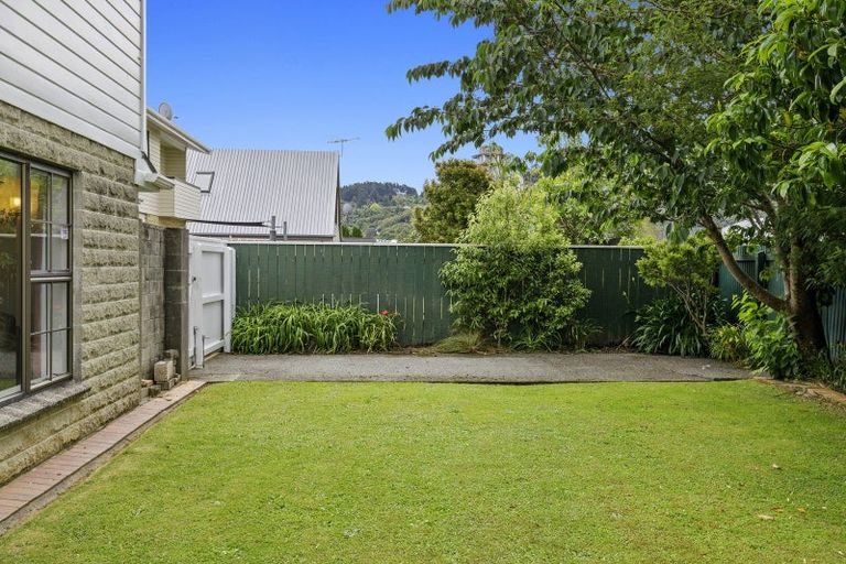 Photo of property in 32 De Menech Grove, Avalon, Lower Hutt, 5011