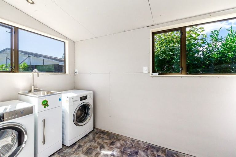 Photo of property in 36 Hollis Road, Paraparaumu Beach, Paraparaumu, 5032