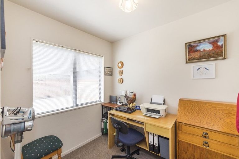 Photo of property in 8 Colorado Crescent, Milson, Palmerston North, 4414