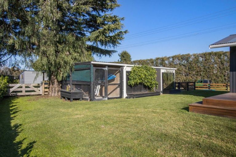 Photo of property in 37 Sutton Road, Te Horo, Otaki, 5582