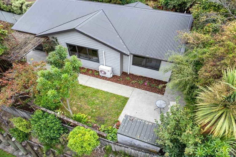 Photo of property in 32a Dowling Grove, Silverstream, Upper Hutt, 5019