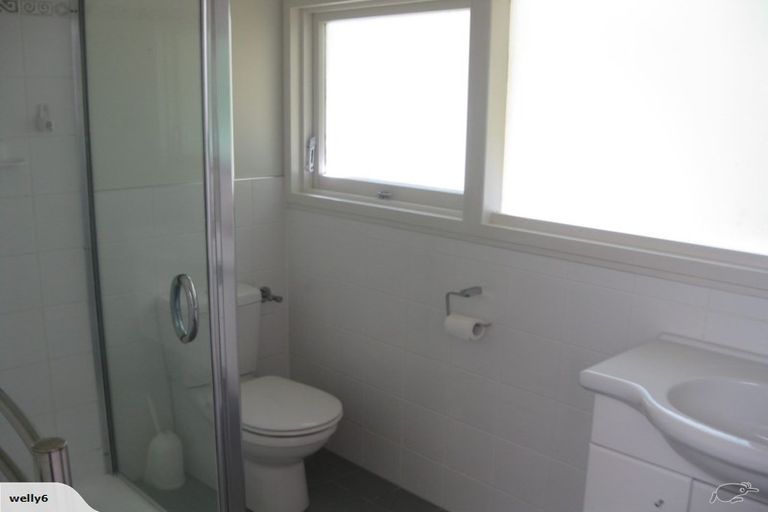 Photo of property in 27 Huntleigh Park Way, Ngaio, Wellington, 6035