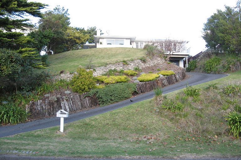 Photo of property in 5 Sydney Crescent, Raumati South, Paraparaumu, 5032