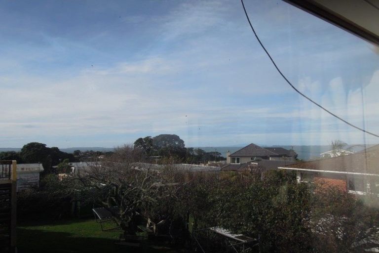 Photo of property in 2/3 Rahopara Street, Castor Bay, Auckland, 0620